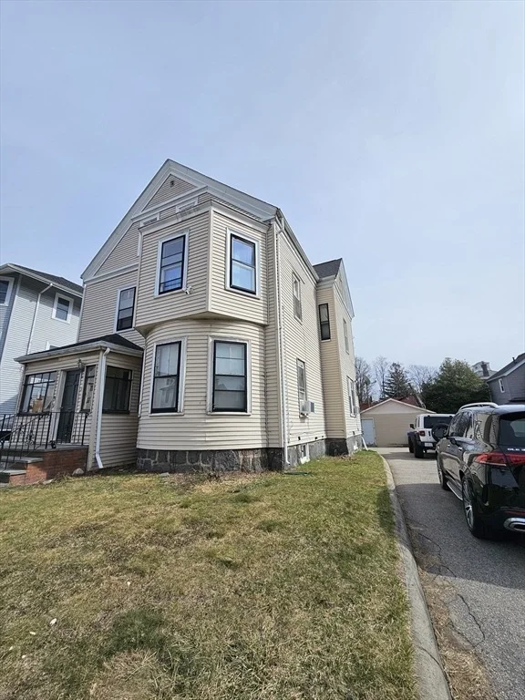 Photo of 1110 River St