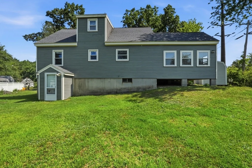 Photo of 2324 Main St
