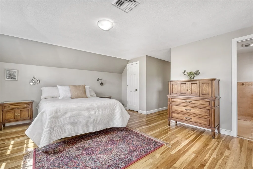 Photo of 186 Conant Road