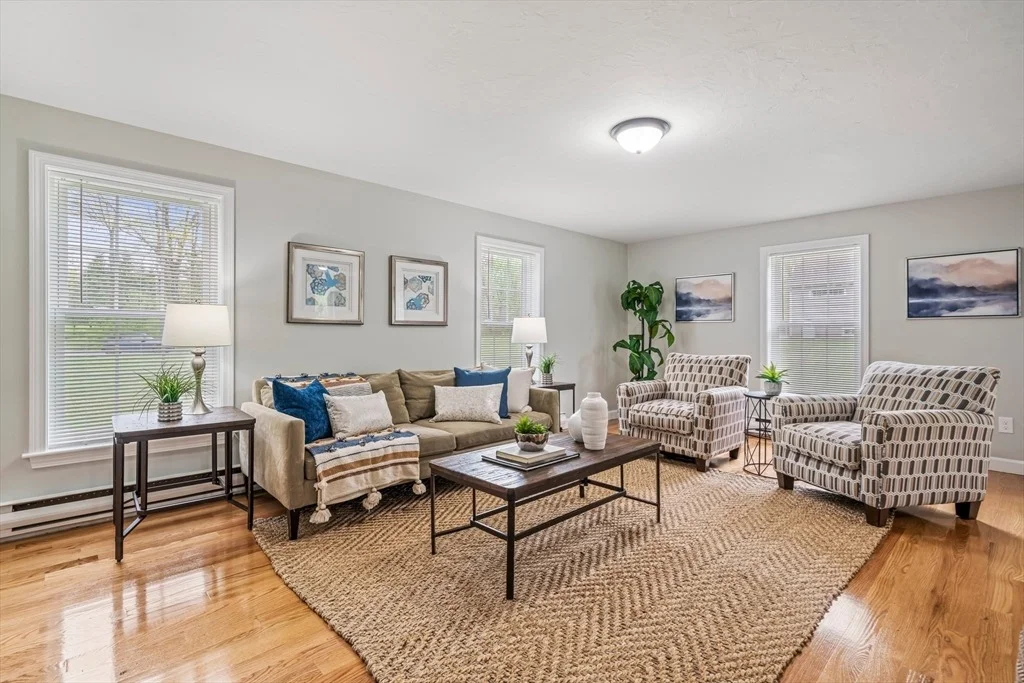 Photo of 118 Oakham Rd