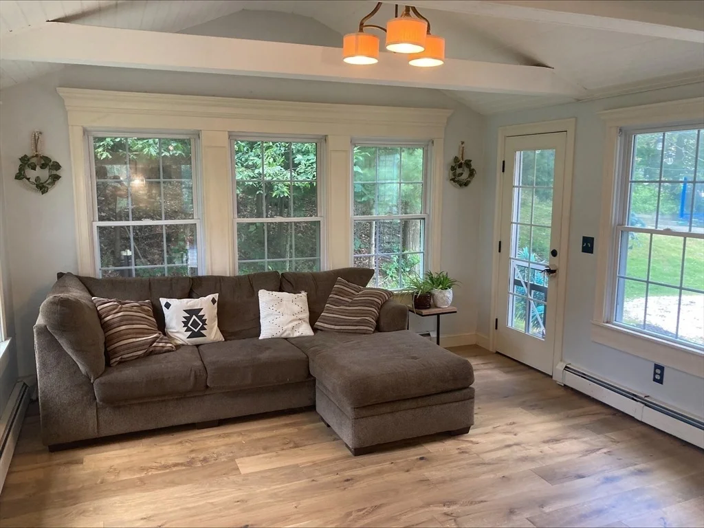 Photo of 337 Mason Rd Ext