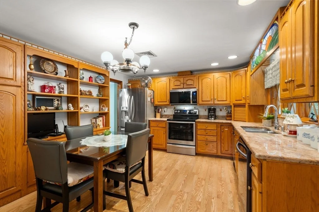 Photo of 15 Hobbs Brook Rd