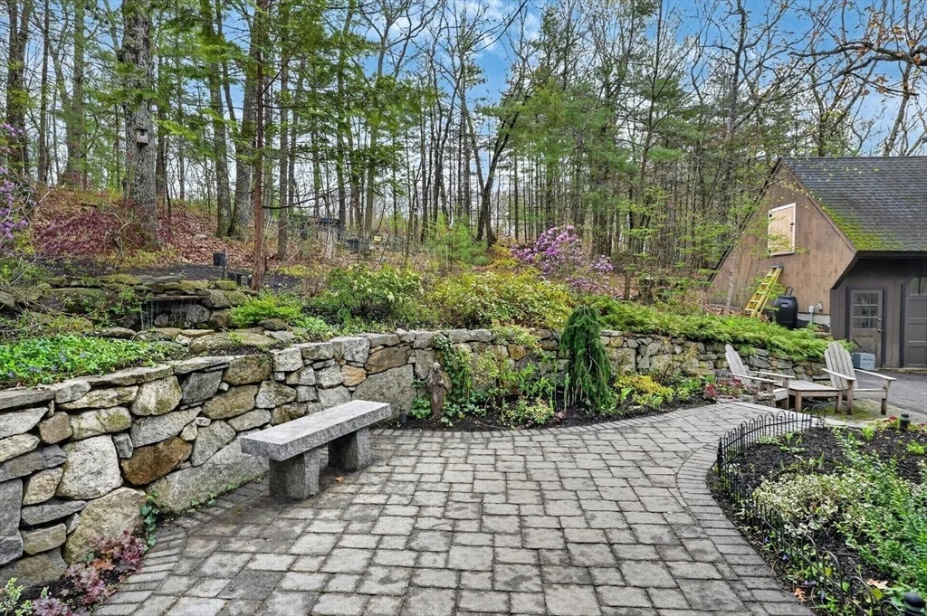 Photo of 10 Davis Rd