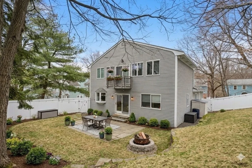 Photo of 25 Clearwater Rd