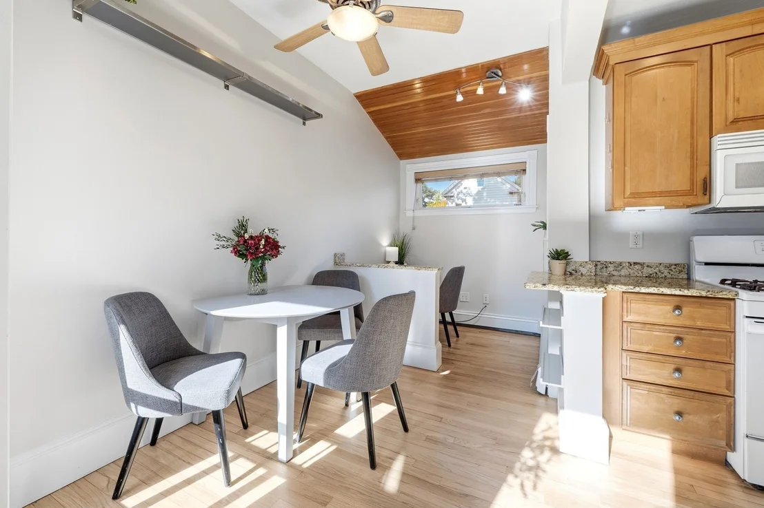Photo of 12 Linden Pl