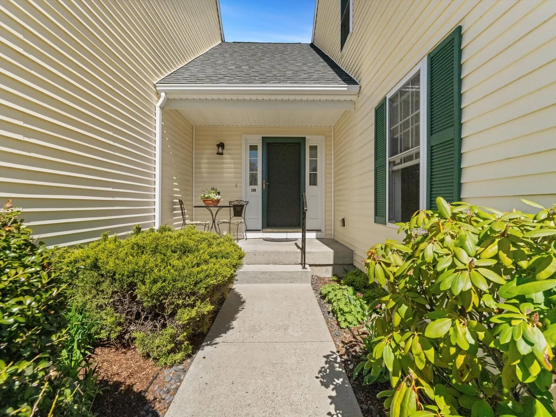Photo of Unit B at 29 Coldspring Dr