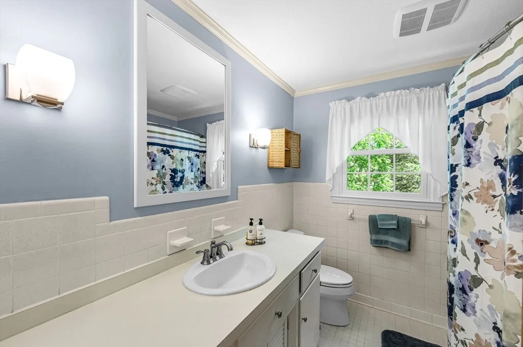 Photo of 6 Brookmont Dr