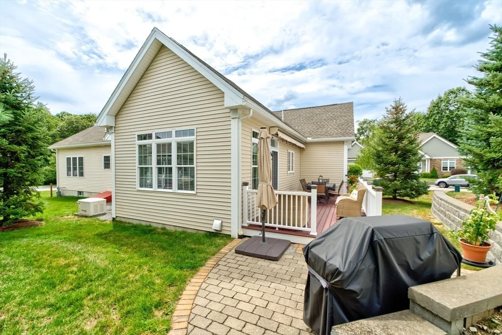 Photo of Unit 10 at 10 Dunrobin Cir