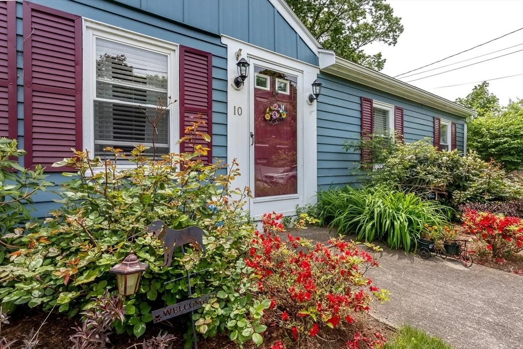 Photo of 10 Cedarcrest