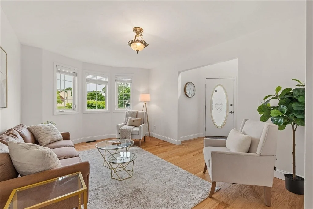 Photo of 8 Cardinal Cir