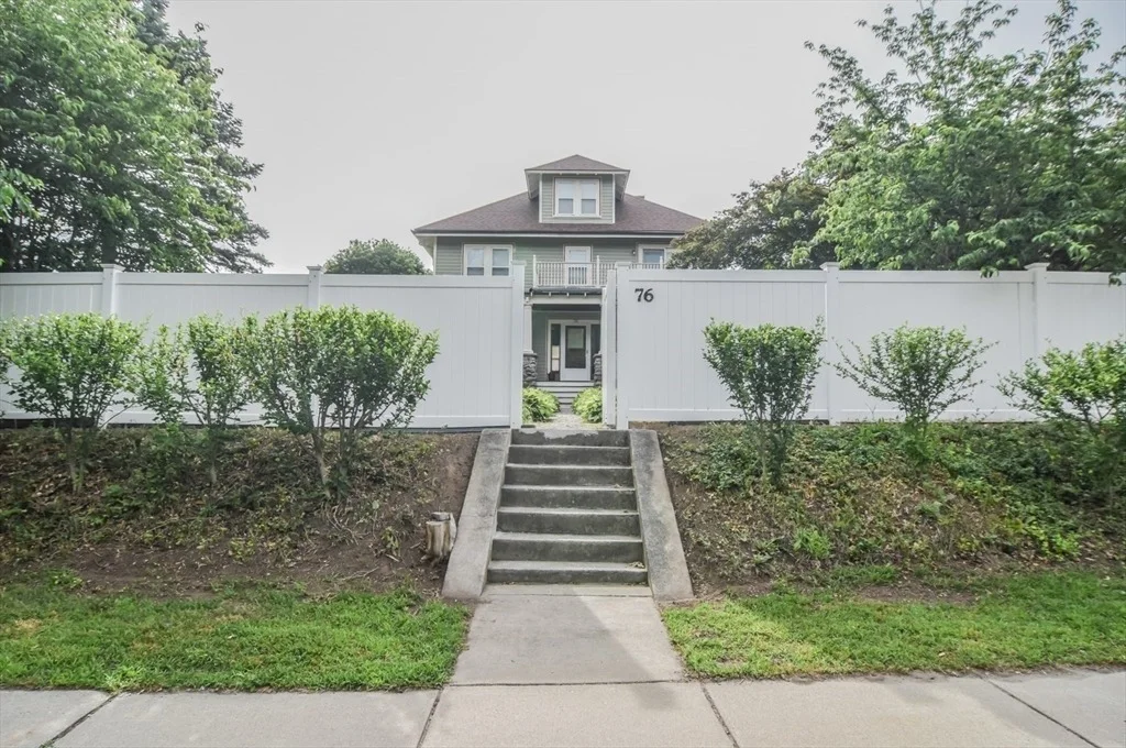 Photo of 76 Washington  St