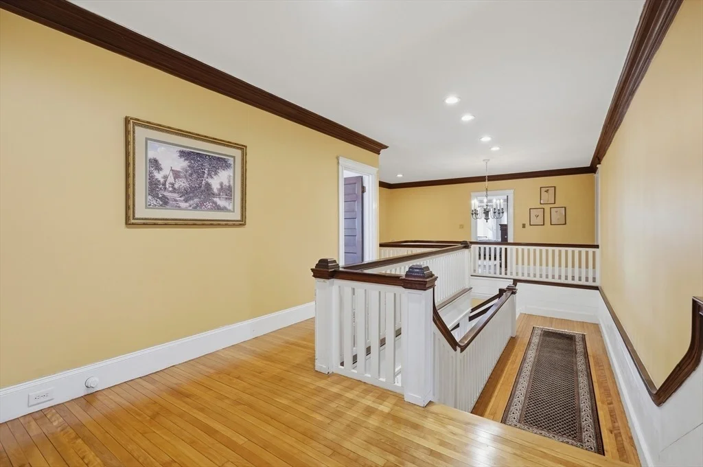 Photo of 372 Main St