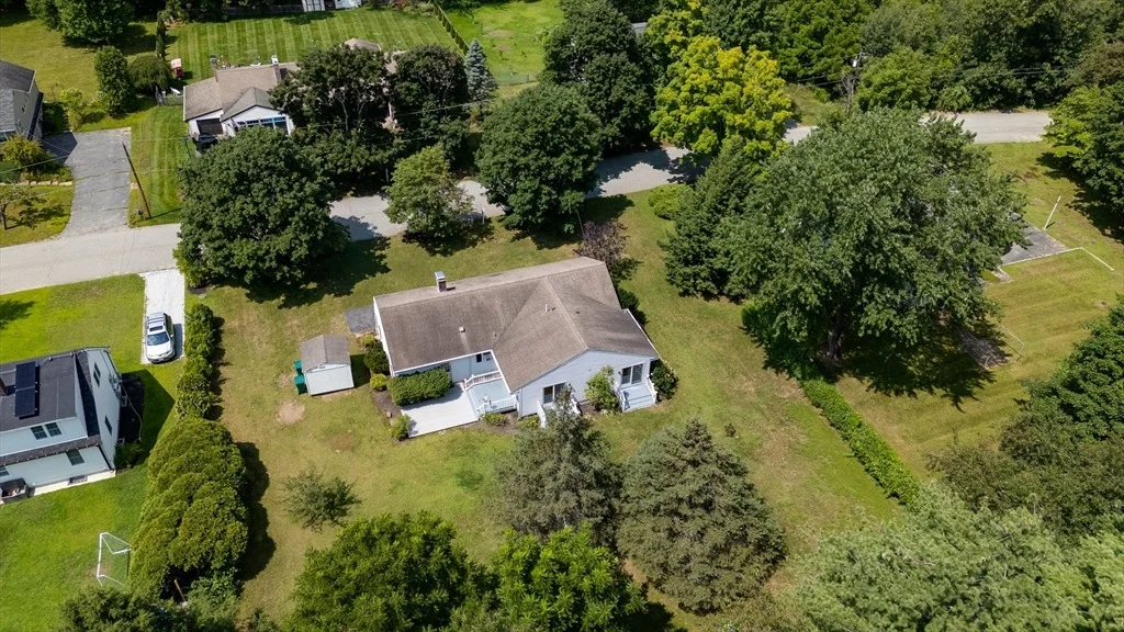 Photo of 15 Burbank Ln