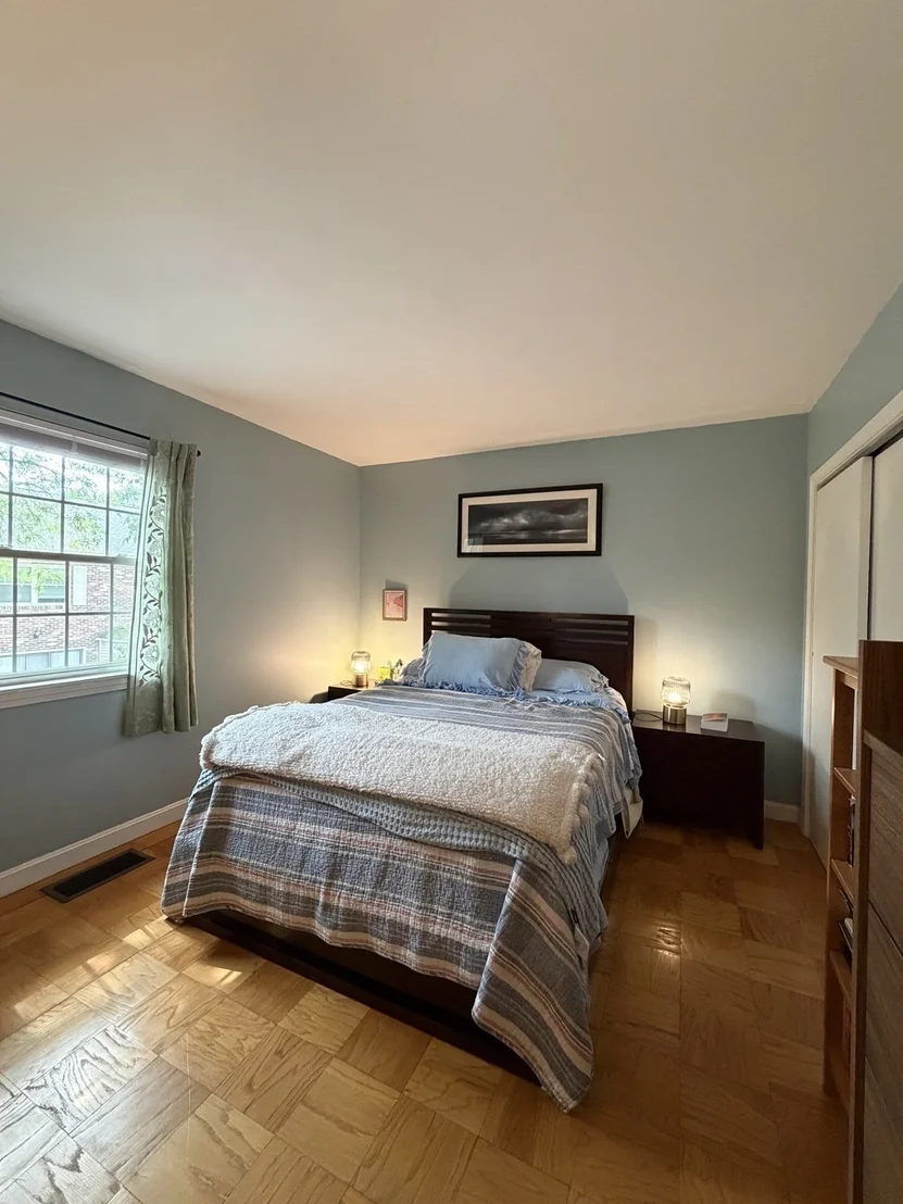 Photo of Unit 1008 at 1008 Windsor Drive