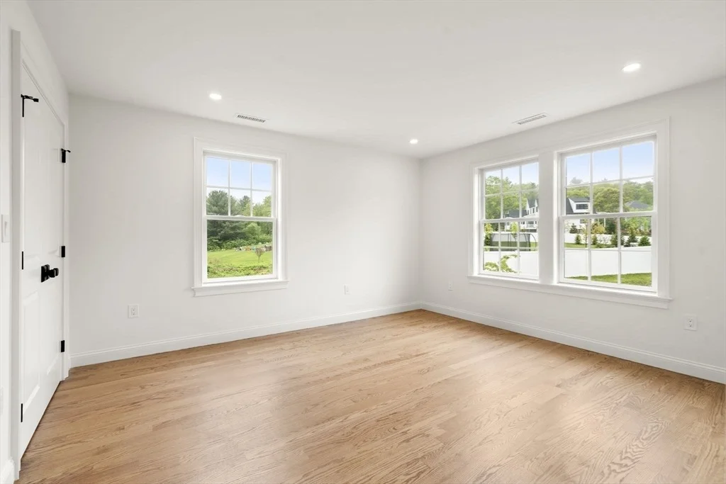 Photo of 131 Nobscot Dr