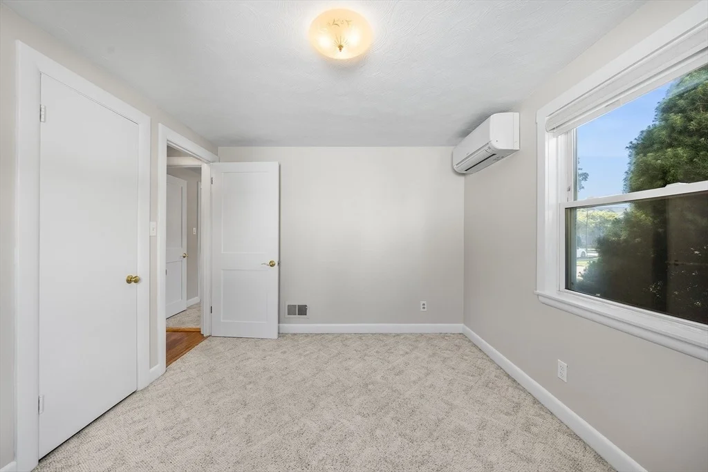 Photo of 7 Puritan Rd