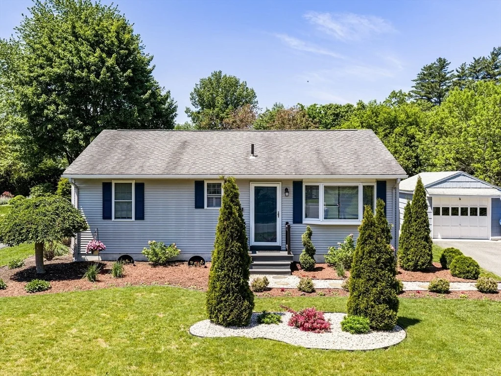 Photo of 46 Rochford Cir