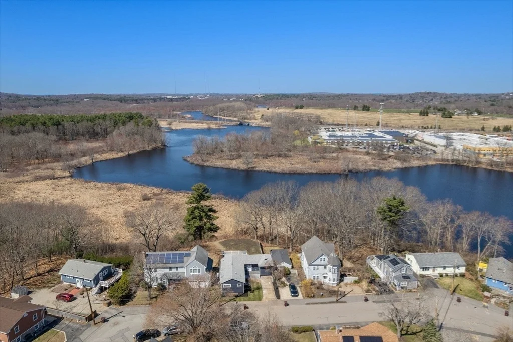Photo of 243 Riverside Dr