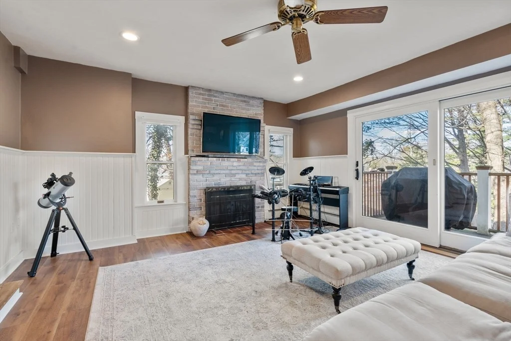 Photo of 12 Wareland Rd