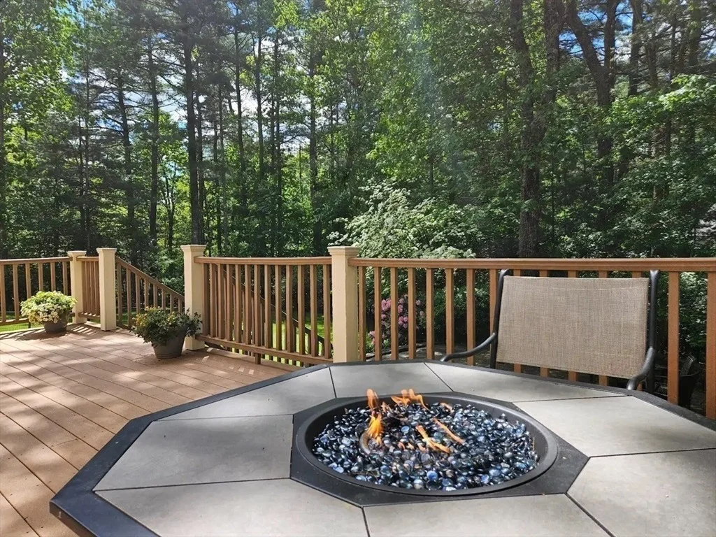 Photo of 1 Chestnut Ln