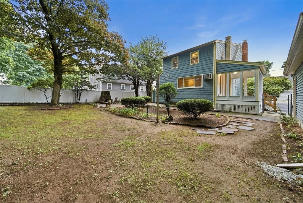 Photo of 8 Brackett Ave