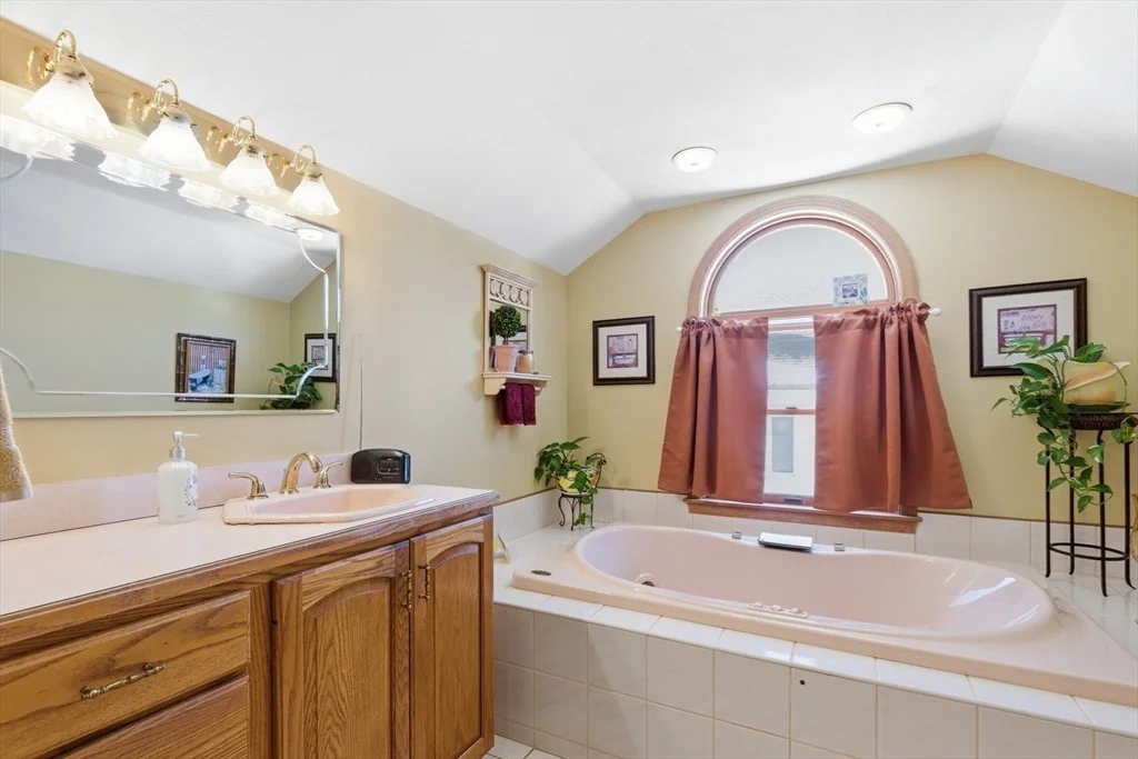 Photo of 194 Sanborn Lane