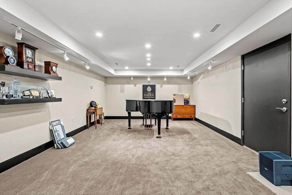 Photo of 5 Redwood Cir