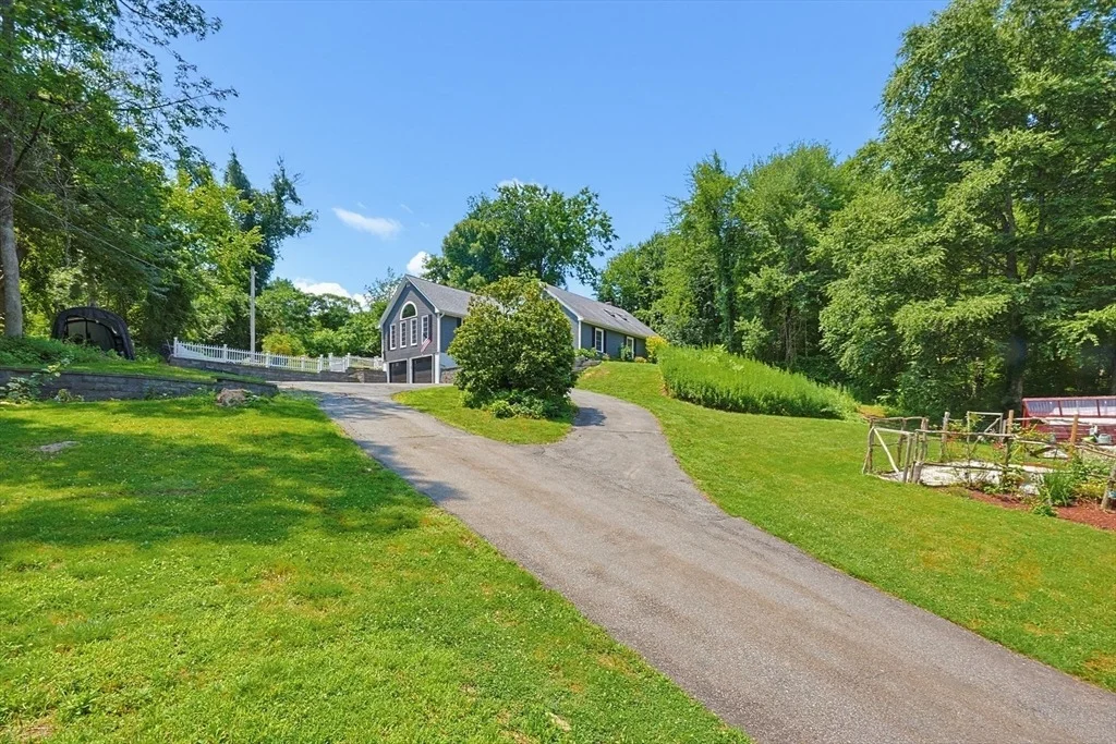 Photo of 316 W Sutton Rd