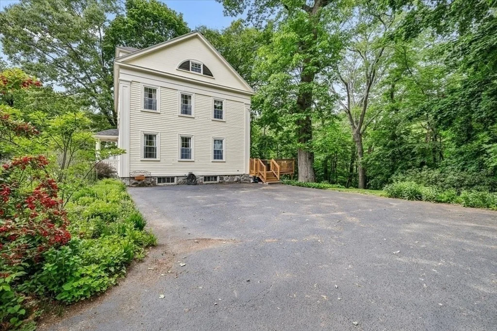 Photo of 10 Summit Ave