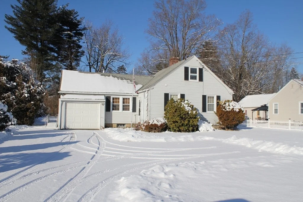Photo of 762 Suffield Street