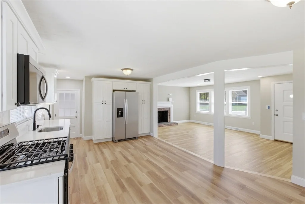 Photo of 671 Nashua Rd