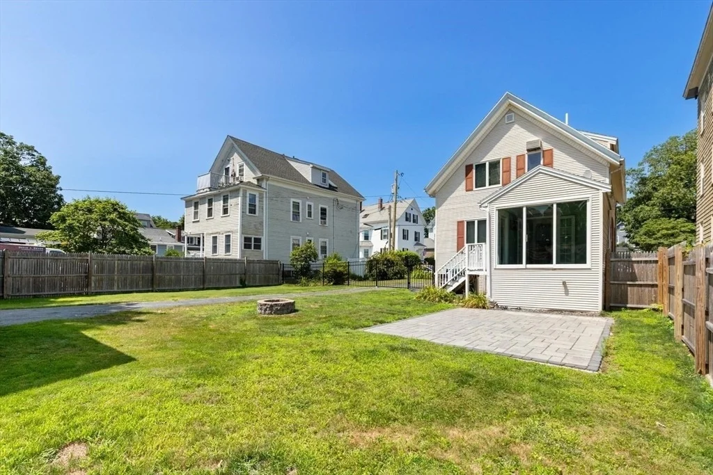 Photo of 18 Willow Ave