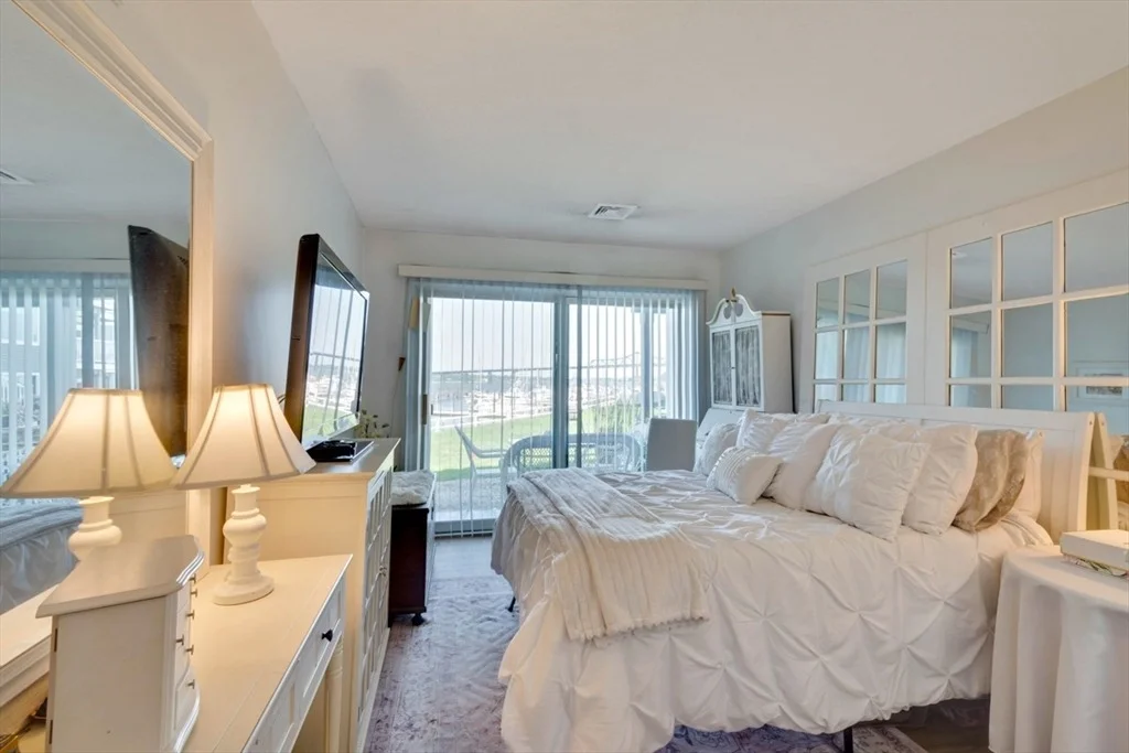 Photo of Unit 3303 at 700 Shore Drive