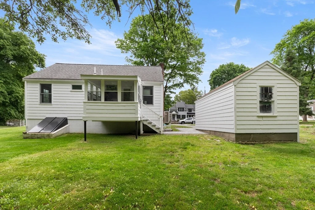 Photo of 84 Crest Rd