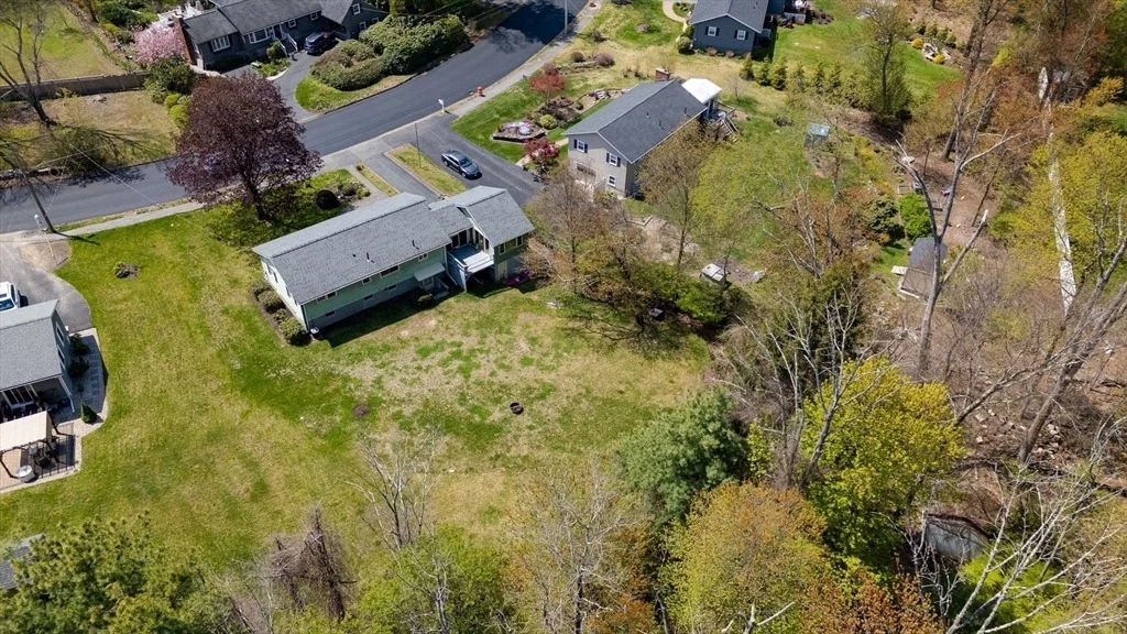 Photo of 14 Mohawk Dr