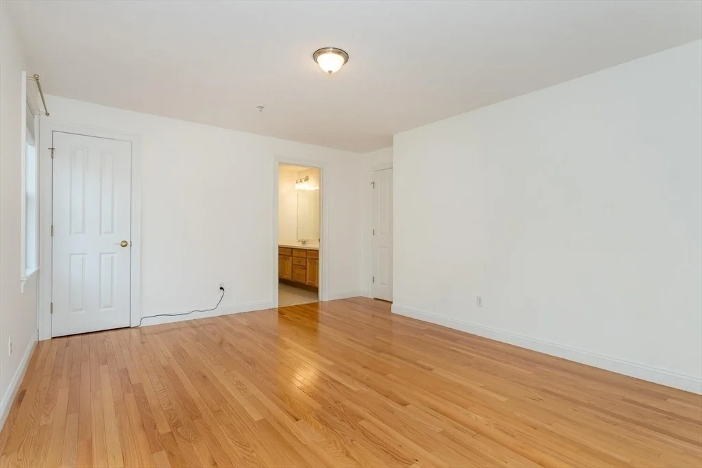 Photo of Unit 25A at 25 Maple Street