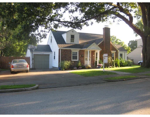 Photo of 40 Colonial Avenue
