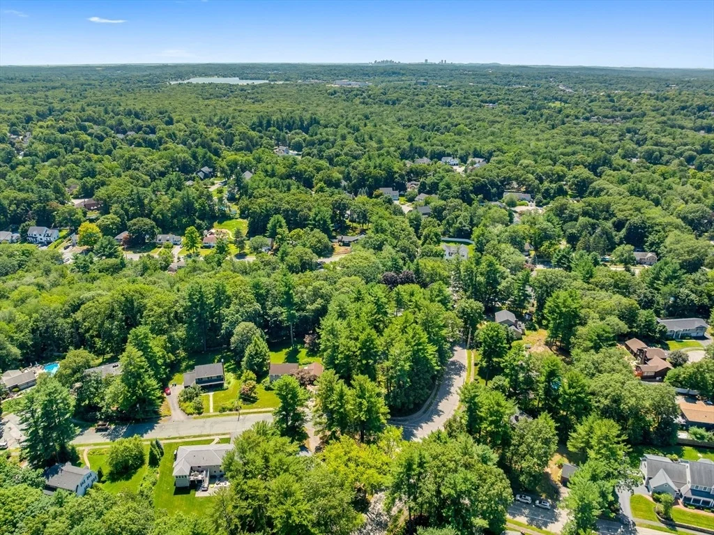 Photo of 71 Colonial Dr