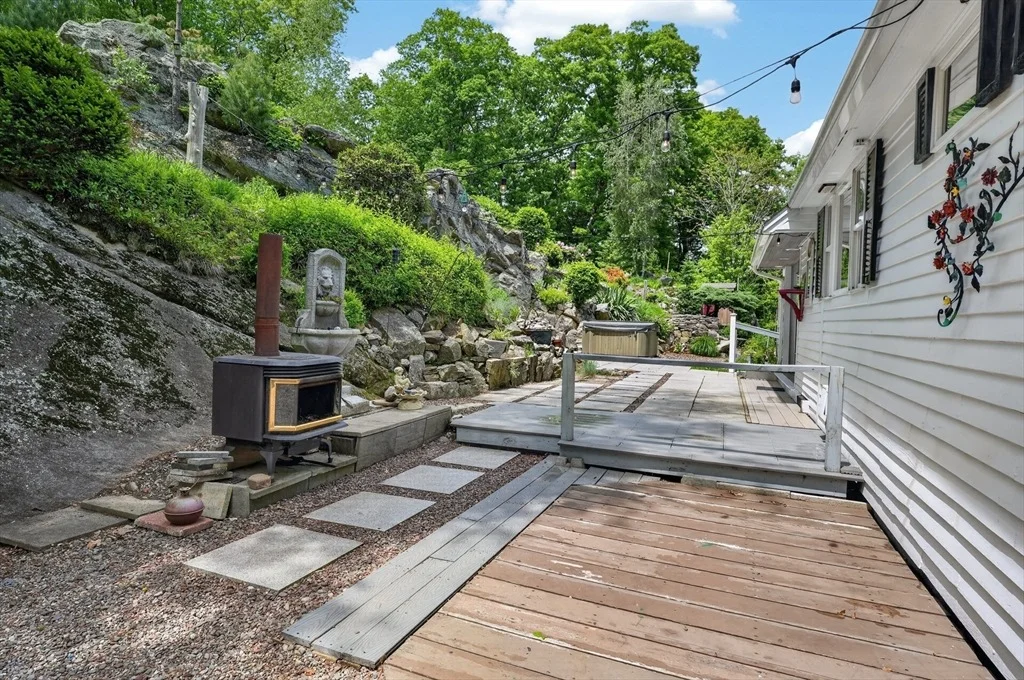 Photo of 9 Ledgewood Dr