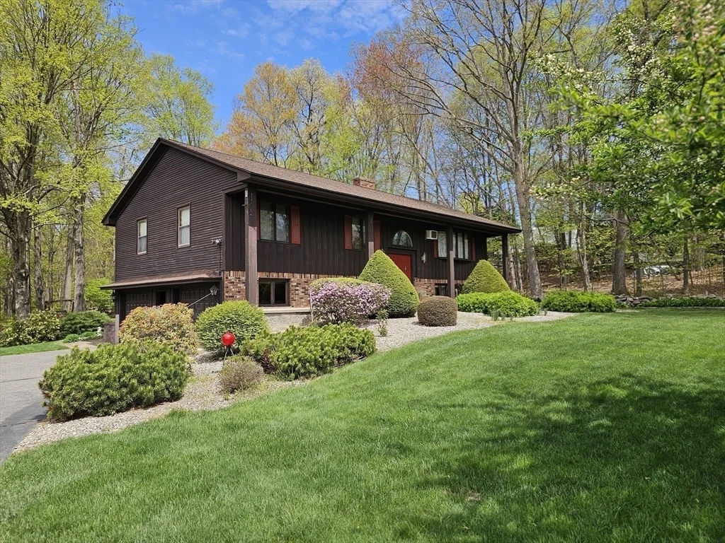 Photo of 38 Meadowlark Circle