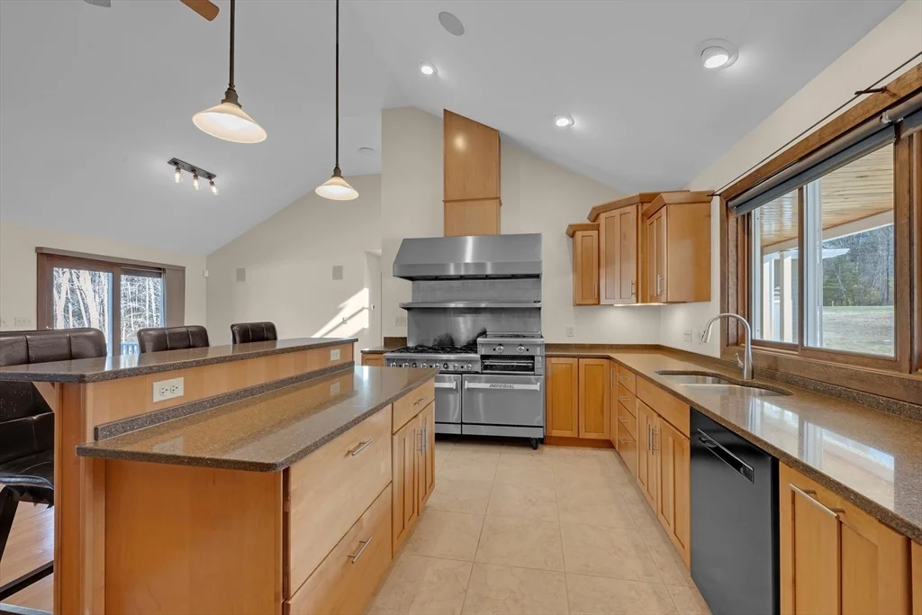 Photo of 2824 Greenwich Rd