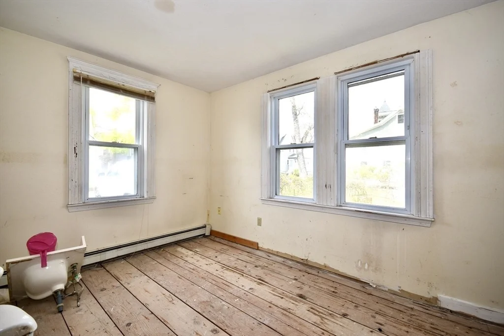 Photo of 4 1st St