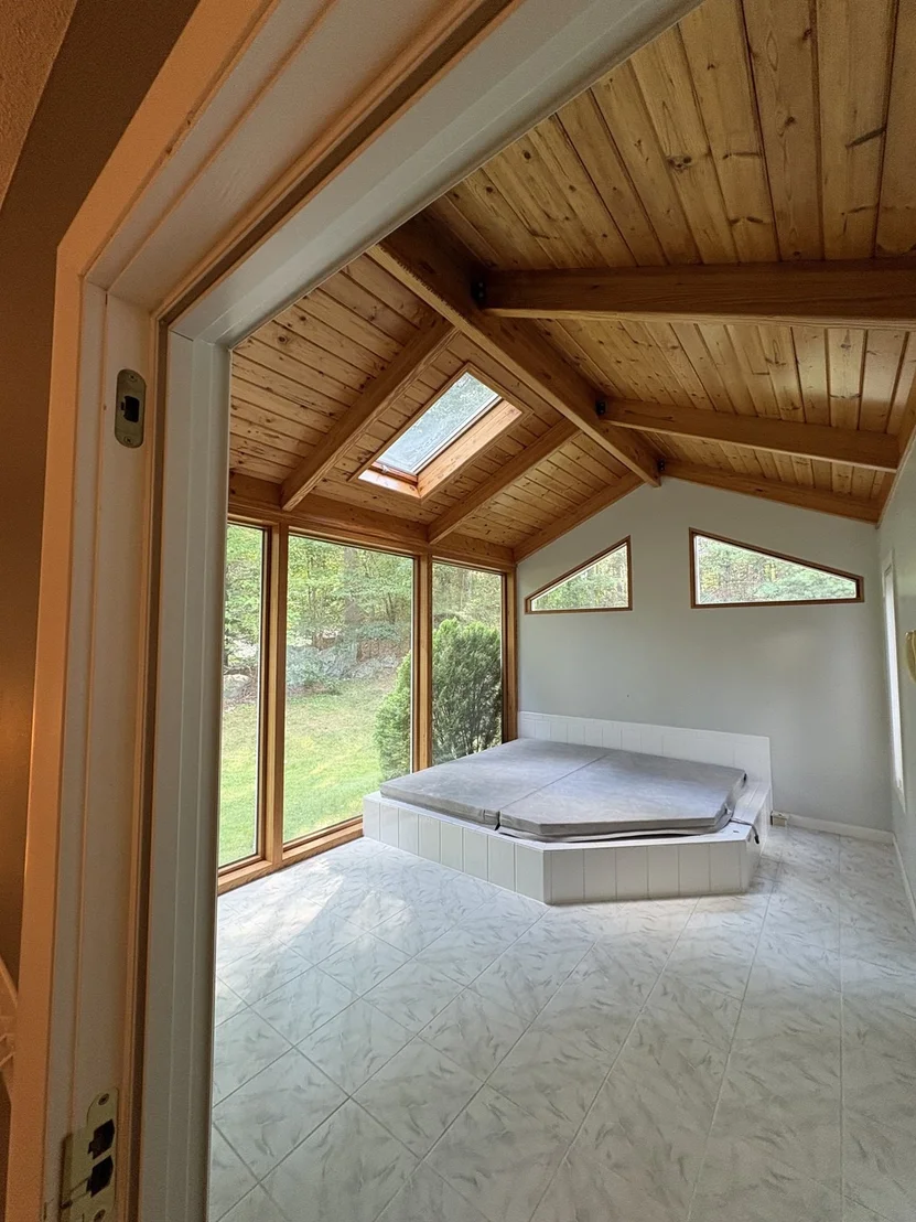 Photo of 321 Westerly Cr.