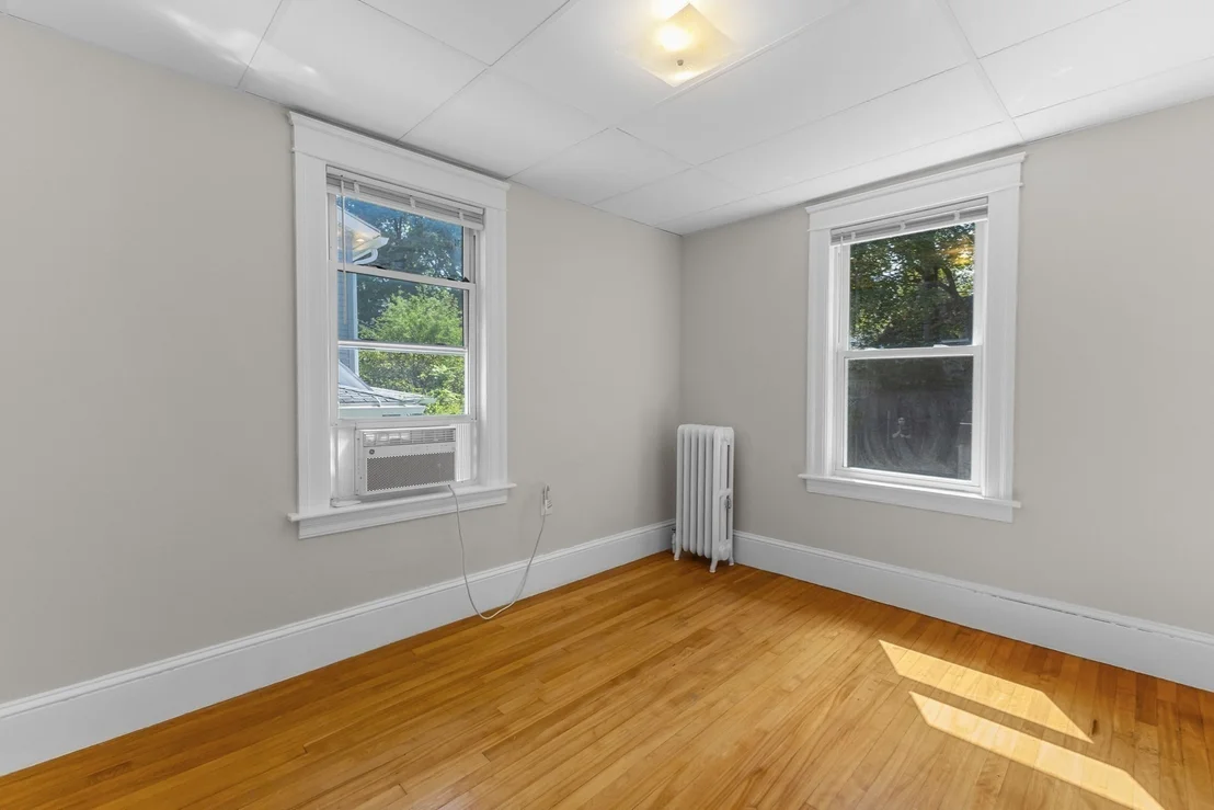 Photo of 33 Clearview Ave