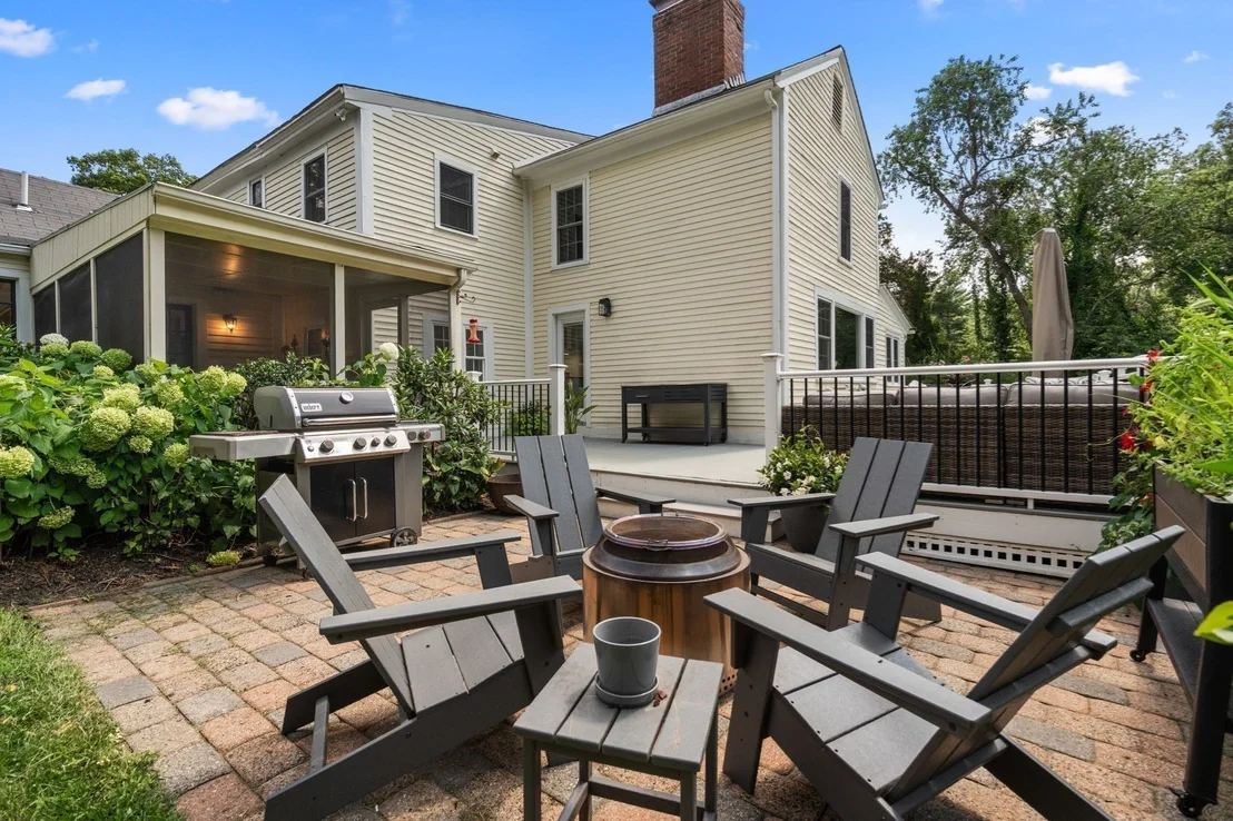 Photo of 320 Western Avenue