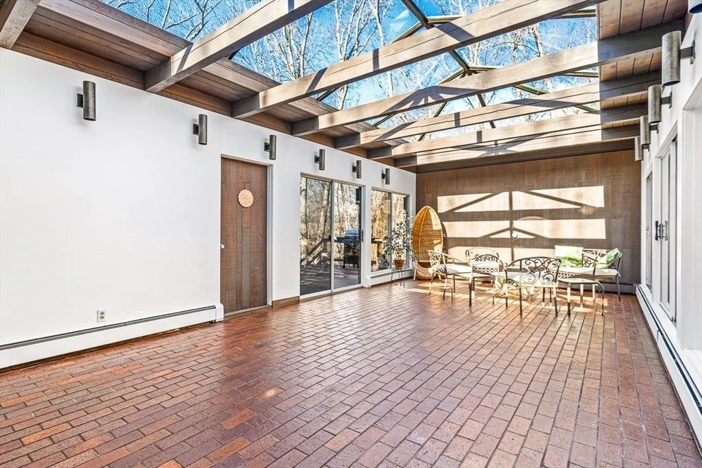 Photo of 32 Indian Ridge Rd