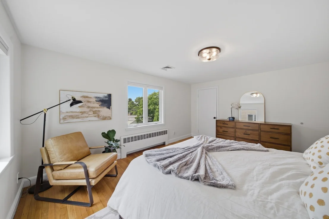 Photo of 18 Travis Dr