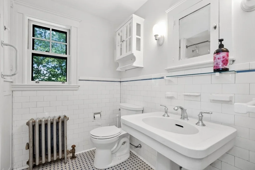 Photo of 75 Riverview Ave