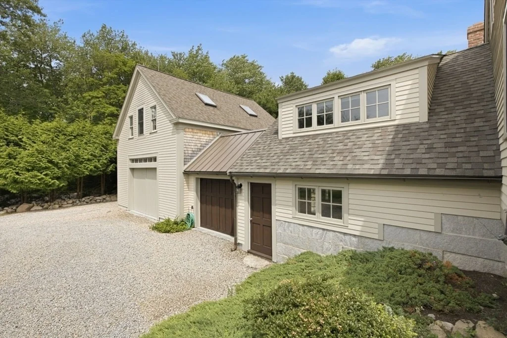 Photo of 338 Clapp Road