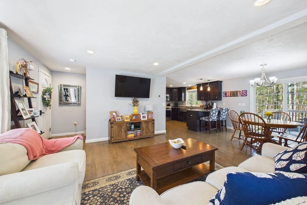 Photo of 987 Dighton Woods Cir